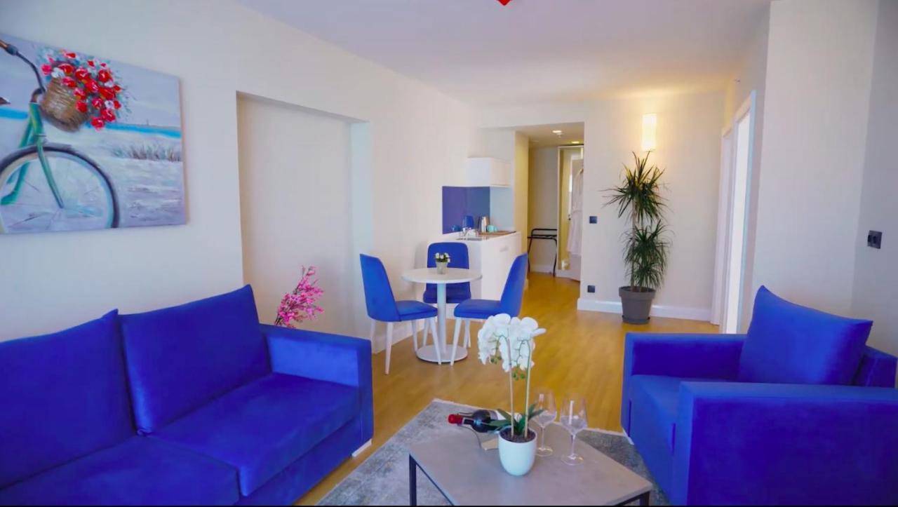 Aparthotel For Batumi Orbi City Экстерьер фото